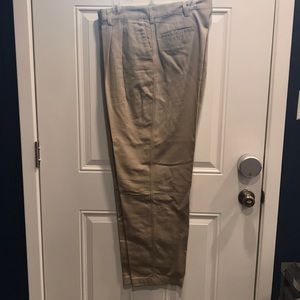 Men’s Carhartt Khakis pleat42x32
